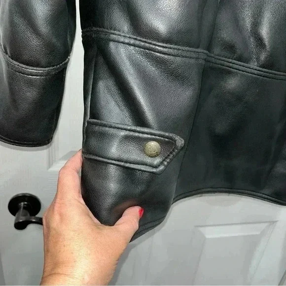 V Made in Italy soft Leather black Coat with super warm lining, pockets - Picture 5 of 11